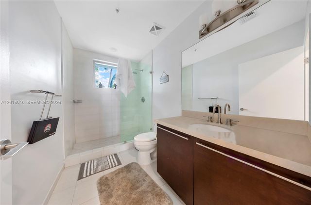7928 East Dr 305, North Bay Village, FL 33141