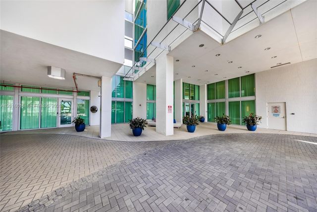 7928 East Dr 305, North Bay Village, FL 33141