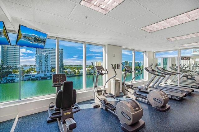 7928 East Dr 305, North Bay Village, FL 33141
