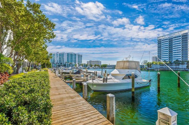 7928 East Dr 305, North Bay Village, FL 33141
