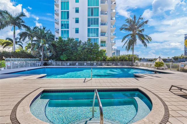 7928 East Dr 305, North Bay Village, FL 33141