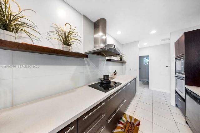 7928 East Dr 305, North Bay Village, FL 33141