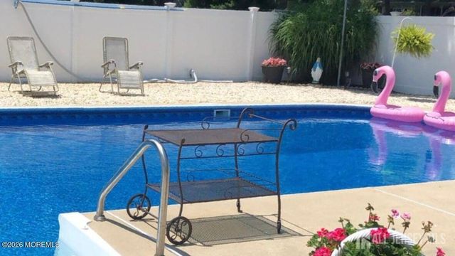 702 Radcliffe Road, Lacey, NJ 08734