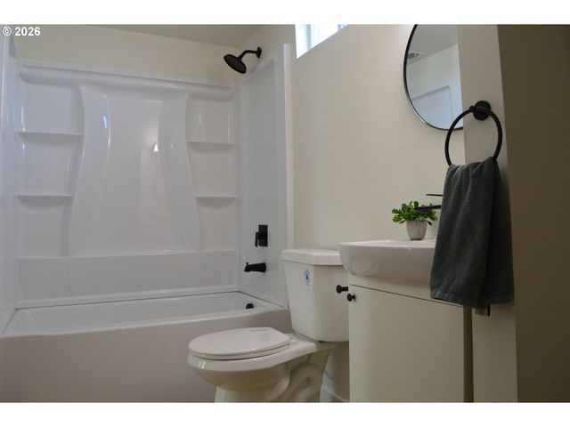 4245 Se 89TH Ave, Portland, OR 97266