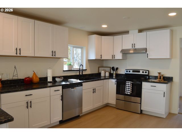 4245 Se 89TH Ave, Portland, OR 97266