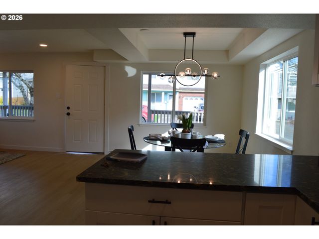 4245 Se 89TH Ave, Portland, OR 97266