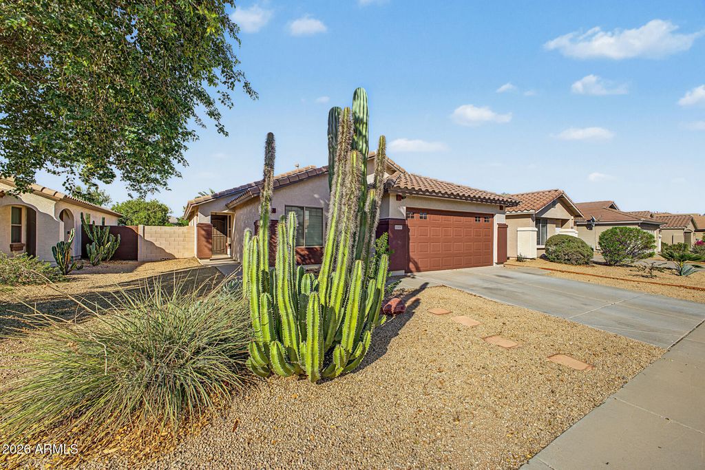 13950 W MAUI Lane, Surprise, AZ 85379 — photo 4