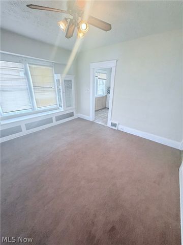 3395 W 100th Street UP, Cleveland, OH 44111