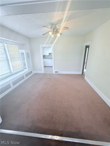 3395 W 100th Street UP, Cleveland, OH 44111