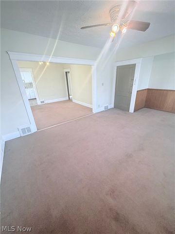 3395 W 100th Street UP, Cleveland, OH 44111