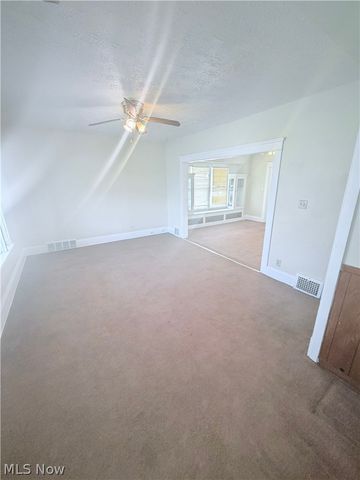 3395 W 100th Street UP, Cleveland, OH 44111