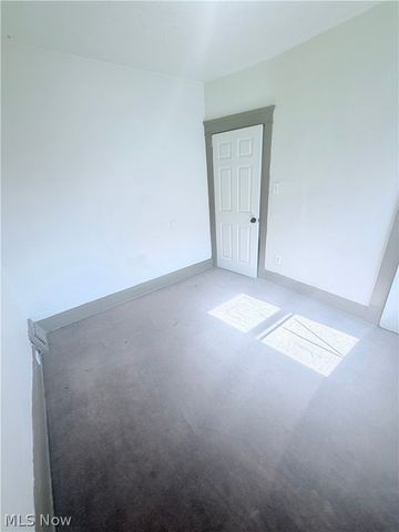 3395 W 100th Street UP, Cleveland, OH 44111