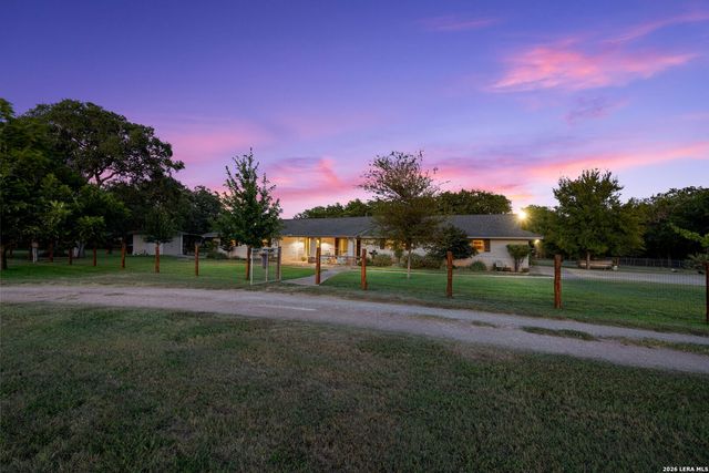 9532 WINDWOOD DR, Boerne, TX 78006