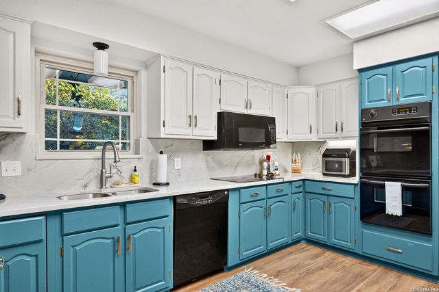 9532 WINDWOOD DR, Boerne, TX 78006