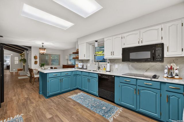 9532 WINDWOOD DR, Boerne, TX 78006