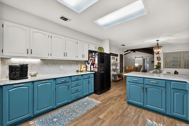 9532 WINDWOOD DR, Boerne, TX 78006