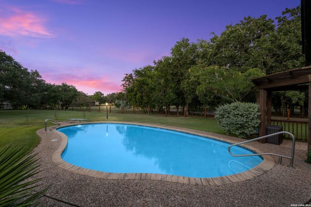 9532 WINDWOOD DR, Boerne, TX 78006