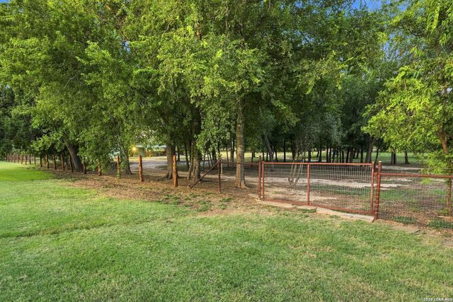 9532 WINDWOOD DR, Boerne, TX 78006