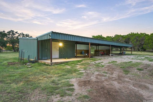 9532 WINDWOOD DR, Boerne, TX 78006