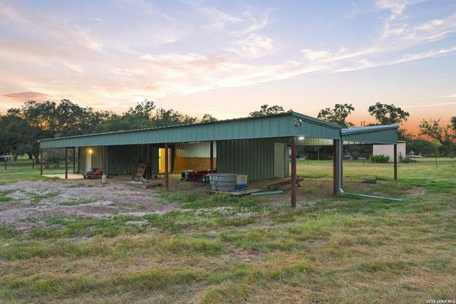 9532 WINDWOOD DR, Boerne, TX 78006