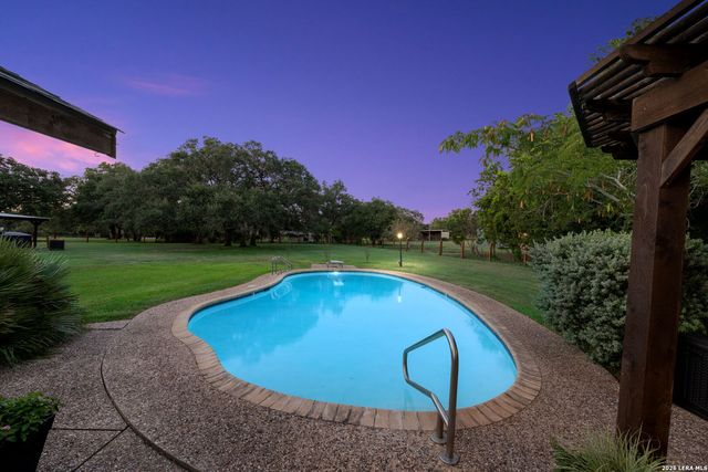 9532 WINDWOOD DR, Boerne, TX 78006