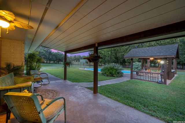 9532 WINDWOOD DR, Boerne, TX 78006