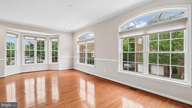 47761 SCOTSBOROUGH SQ, Sterling, VA 20165