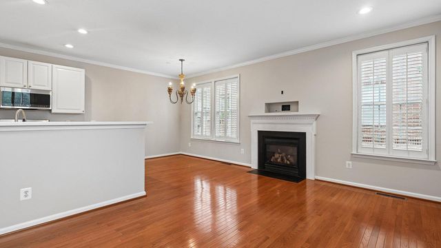 47761 SCOTSBOROUGH SQ, Sterling, VA 20165