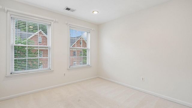 47761 SCOTSBOROUGH SQ, Sterling, VA 20165