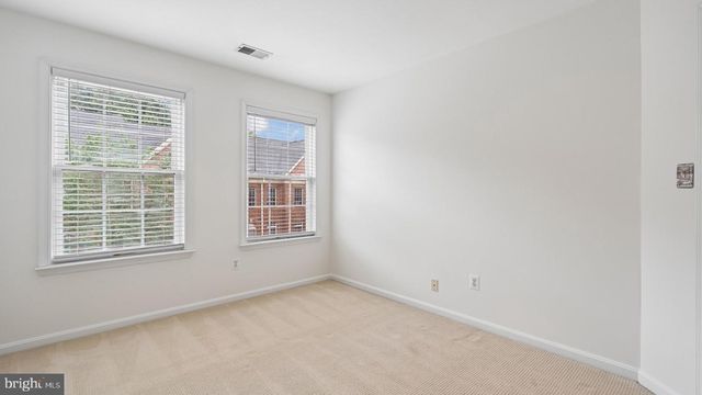 47761 SCOTSBOROUGH SQ, Sterling, VA 20165