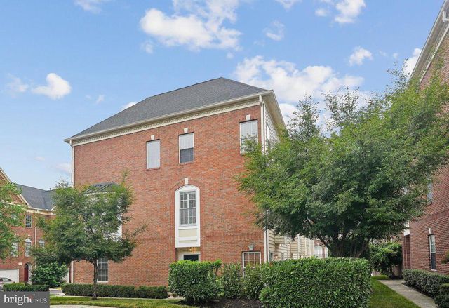 47761 SCOTSBOROUGH SQ, Sterling, VA 20165