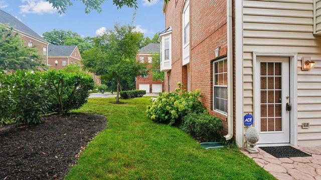 47761 SCOTSBOROUGH SQ, Sterling, VA 20165