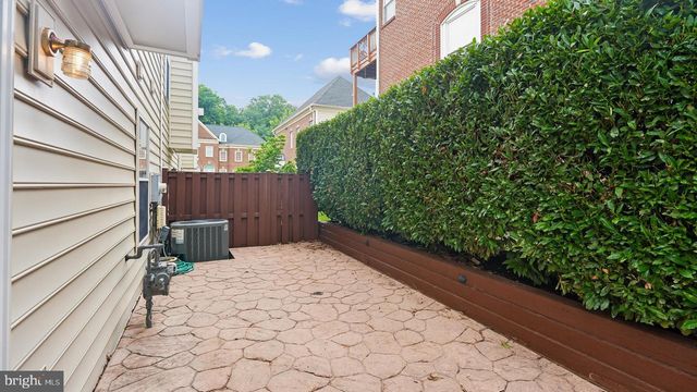 47761 SCOTSBOROUGH SQ, Sterling, VA 20165