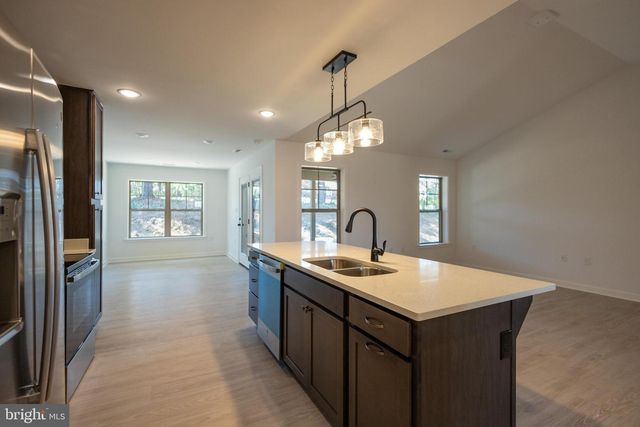 93 HASKELL DR, Martinsburg, WV 25404