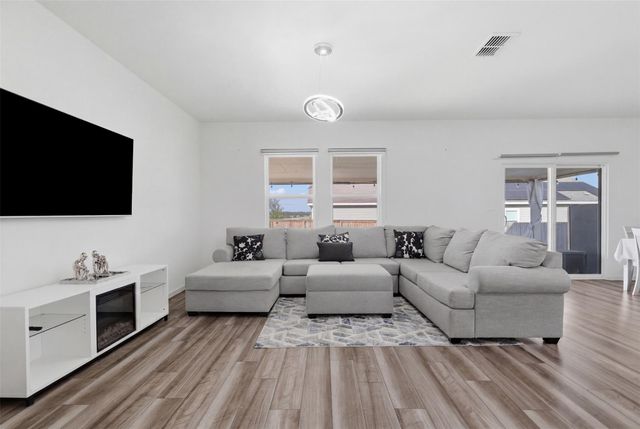 101 Magnum Force DR, Jarrell, TX 76537
