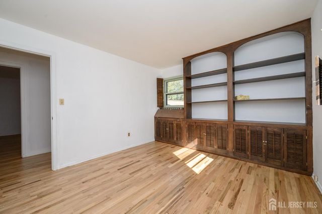 3996 Park Avenue, Edison, NJ 08820