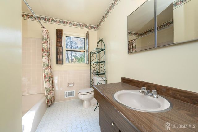 3996 Park Avenue, Edison, NJ 08820