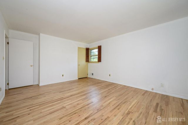 3996 Park Avenue, Edison, NJ 08820