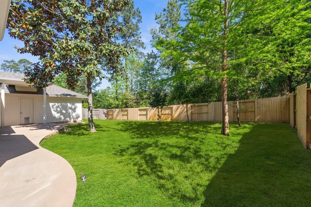 2153 Summit Mist Drive, Conroe, TX 77304