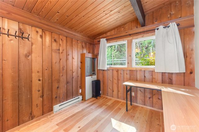 10873 Point Vashon Drive SW, Vashon, WA 98070