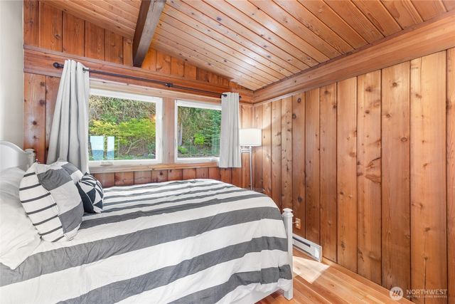 10873 Point Vashon Drive SW, Vashon, WA 98070