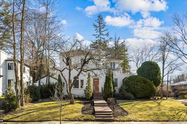 118 Baker Hill Road, Great Neck, NY 11023