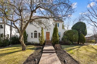 118 Baker Hill Road, Great Neck, NY 11023