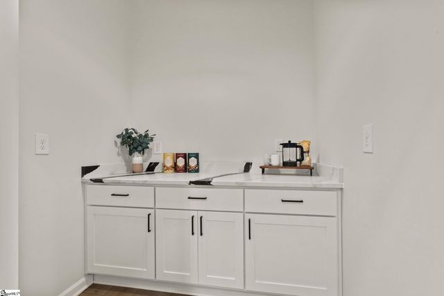 5 E 5th Street, Greenville, SC 29611