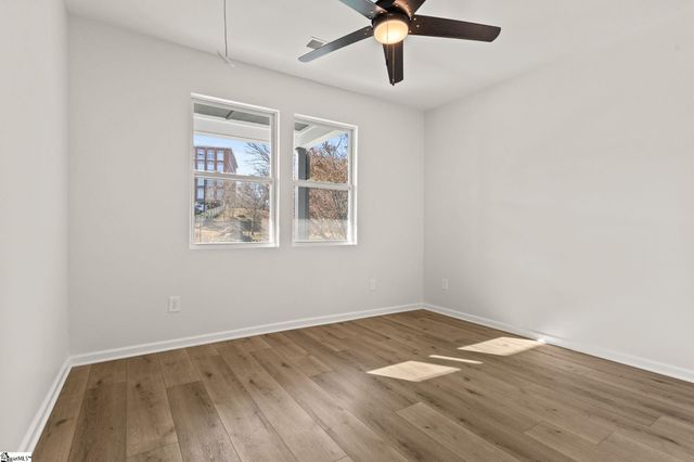 5 E 5th Street, Greenville, SC 29611