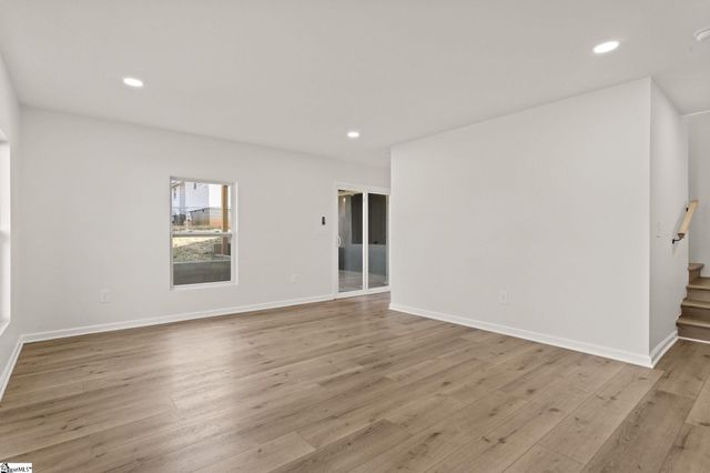 5 E 5th Street, Greenville, SC 29611