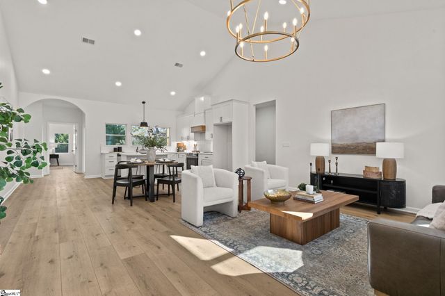 5 E 5th Street, Greenville, SC 29611