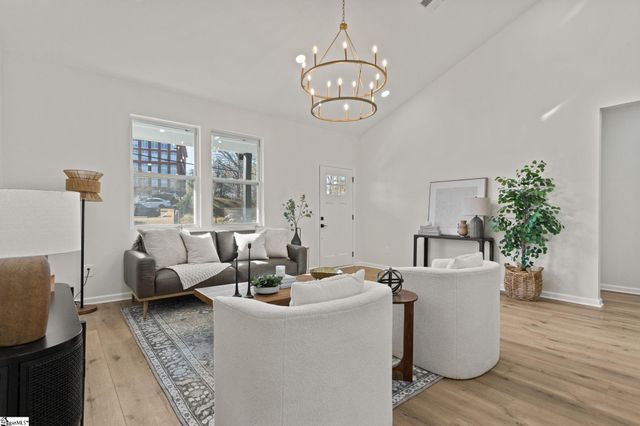 5 E 5th Street, Greenville, SC 29611