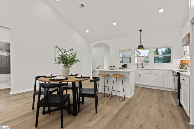 5 E 5th Street, Greenville, SC 29611