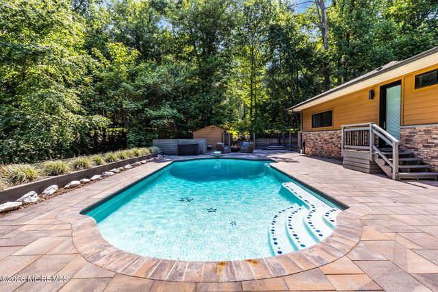 17 Hidden Hollow Terrace, Holmdel, NJ 07733